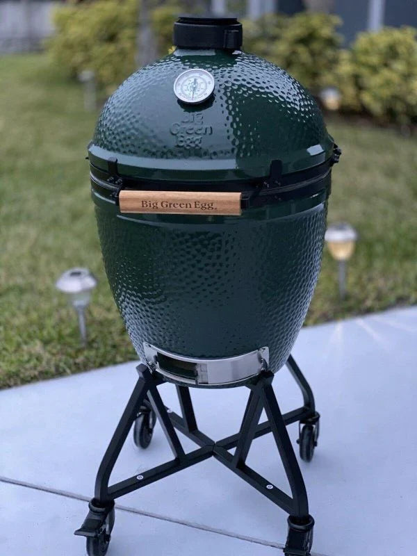 Brand new big green egg grill smoker with new accessories U5