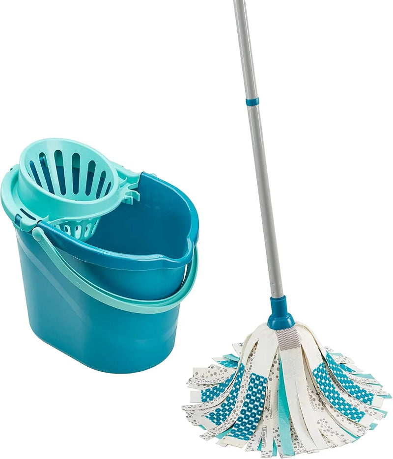 The all-in-one vacuum and mopping machine has dimensions of 45×35×120 centimeters and a capacity of 8 liters. F0