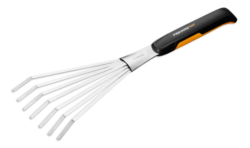 Fiskars Xact rake Q3