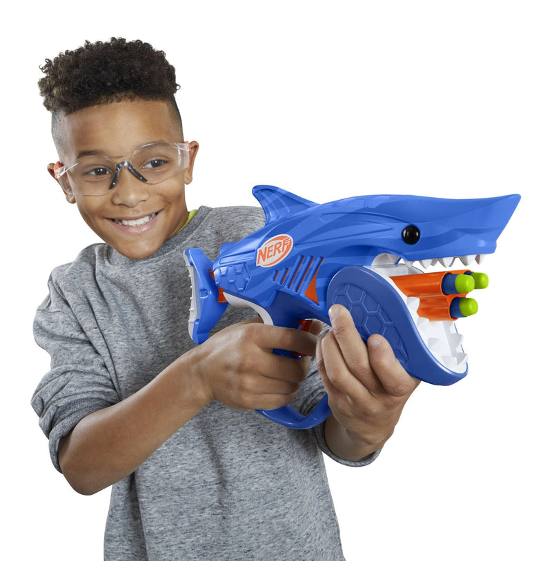 Nerf Junior Wild Sharkfire, Easy Play Dart Blaster, 8 Nerf Elite Darts, Ages 6 & Up C8