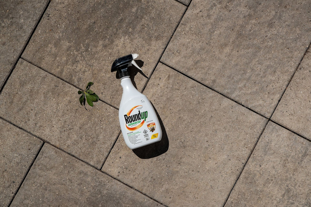 RoundUp Advanced Ready-To-Use Grass & Weed Control Spray, 1-L