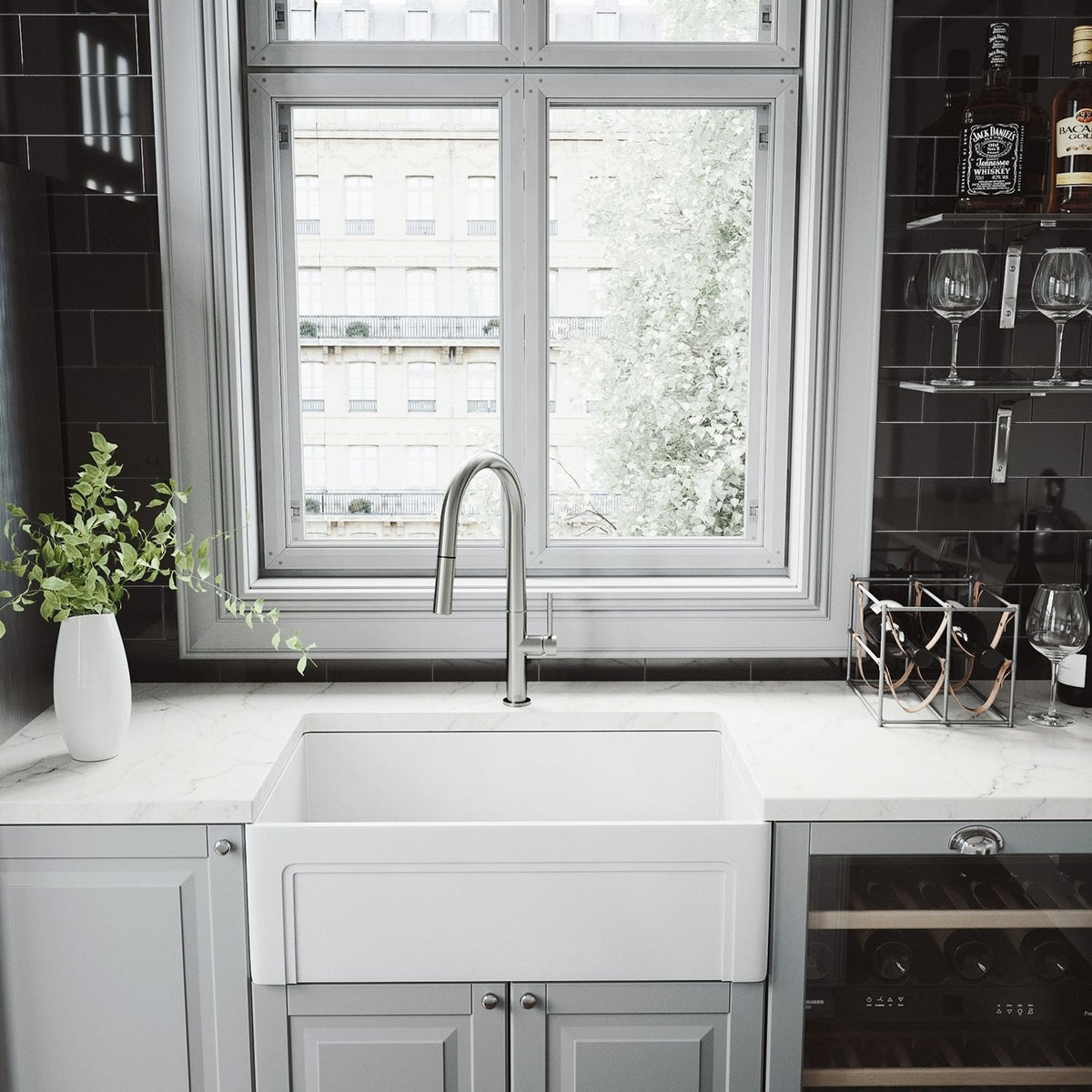 VIGO Greenwich Single Handle Pull Down Sprayer Kitchen Faucet with Deck Plate, Stainless Steel